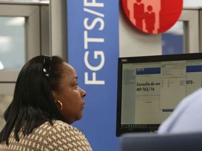 ISSO É OU NÃO CORRUPÇÃO? Quase 200 mil empresas devem o FGTS de seus funcionários e ex-funcionários FGTS - DIVINEWS